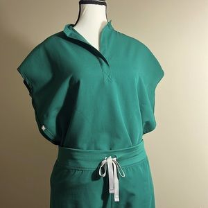 Figs scrubs set